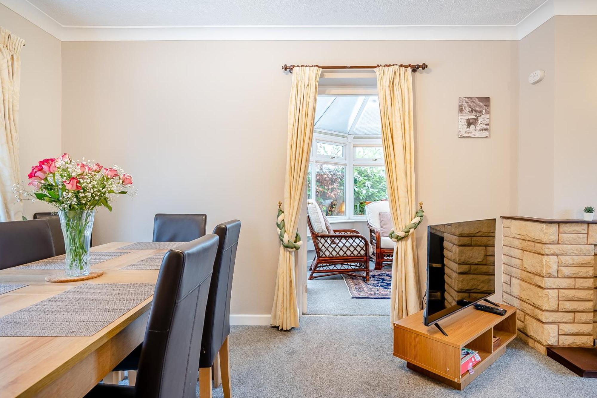 Elvington Cottage - Family-Friendly Cheerful House At The Heart Of The Cotswolds Bourton-on-the-Water Extérieur photo