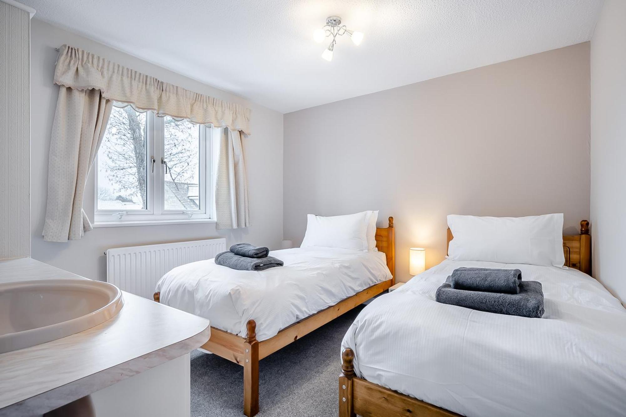 Elvington Cottage - Family-Friendly Cheerful House At The Heart Of The Cotswolds Bourton-on-the-Water Extérieur photo